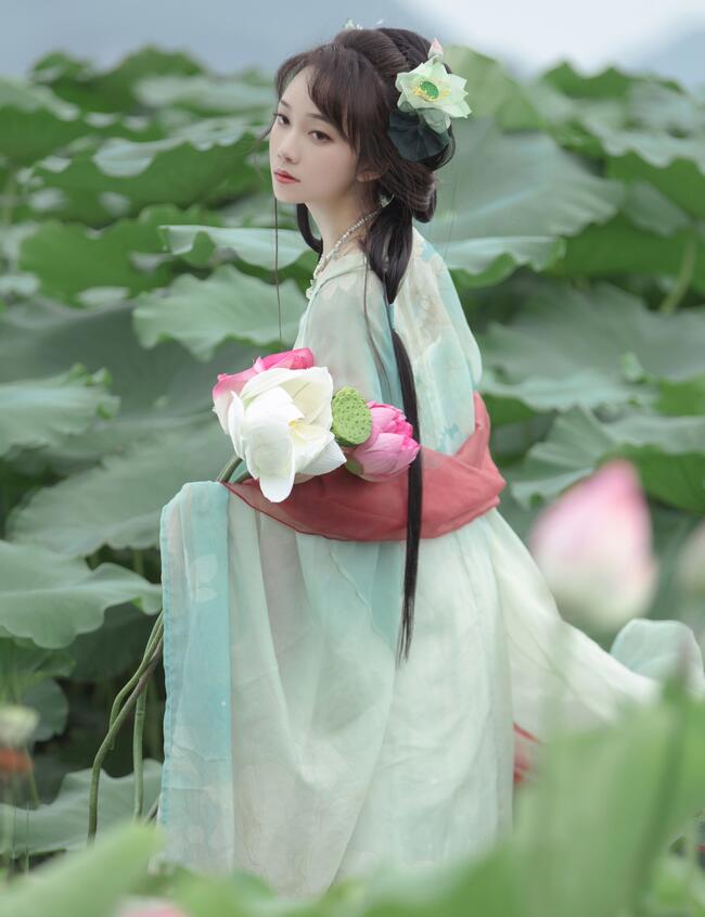 天仙TV萌白醬女仆噴水視頻
